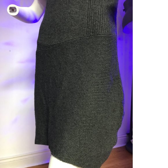 Le Chateau Turtleneck Cowlneck Sweater Knit Dress Grey NWT - Picture 4 of 6